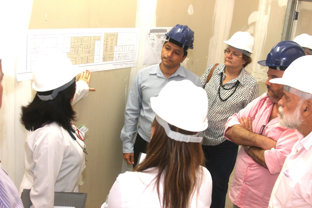 Visita às obras (Foto: Andrea Castro/AECR)