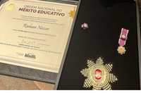 Raduan Nassar é homenageado com a Ordem Nacional do Mérito Educativo