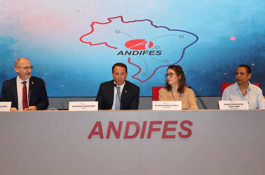 Reitora da UFSCar, Ana Beatriz de Oliveira , presente na 211ª Reunião Ordinária do Conselho Pleno da Andifes.