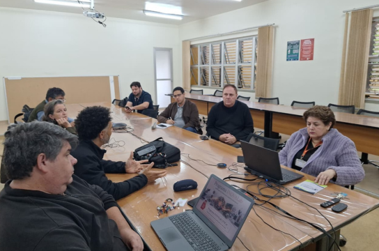 Reunião entre Administração Superior e diretores dos Centros Acadêmicos da UFSCar para diálogo sobre o “INOVALab”,
