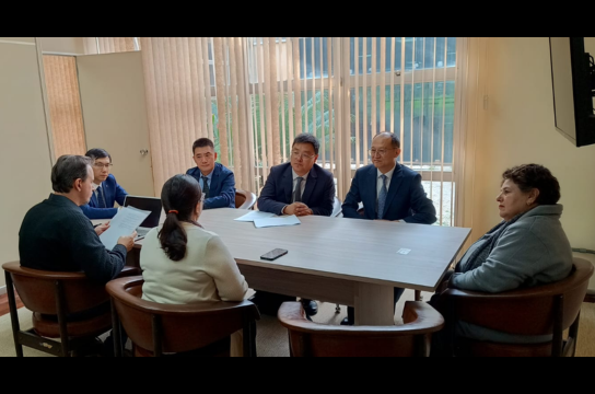 Encontro entre Vice-Reitoria da UFSCar e comitiva da Universidade de Jiangsu (JSU).